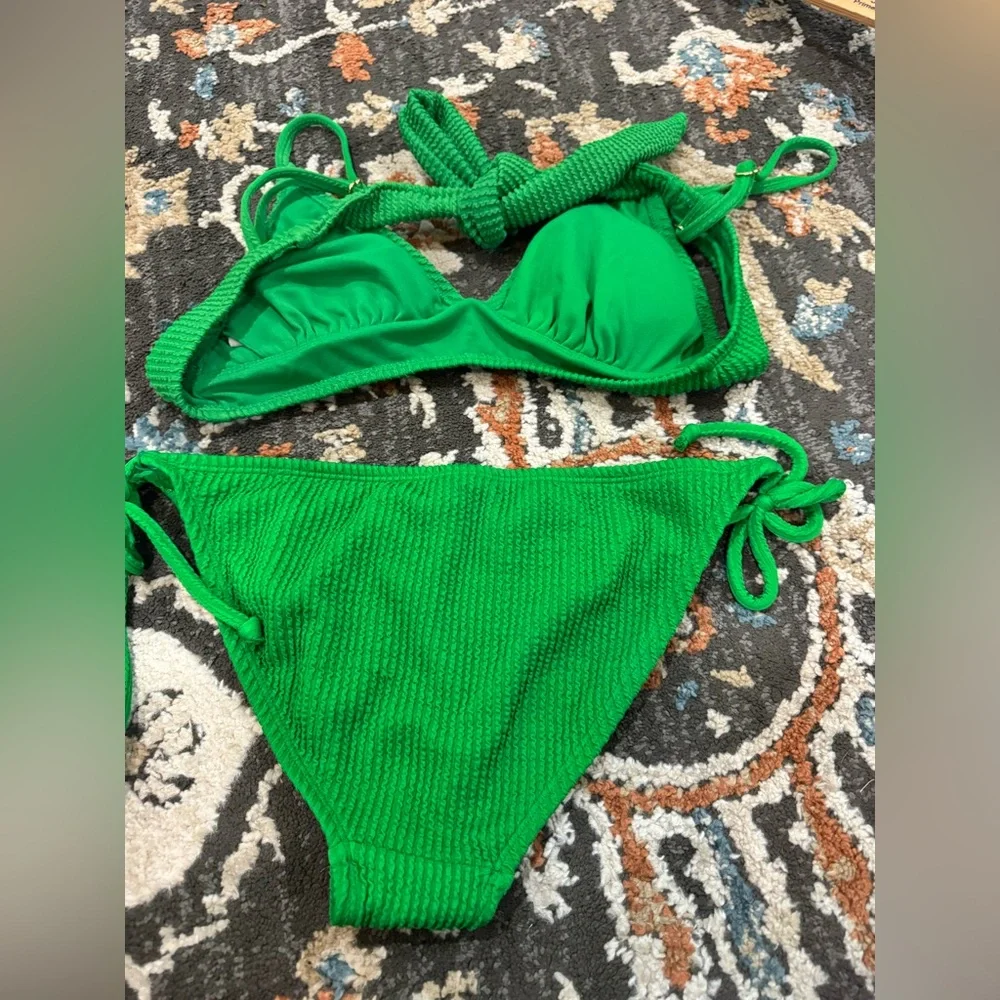 Beautiful Green Bikini Tie Back‎ and Bottoms No Size Possible Medium